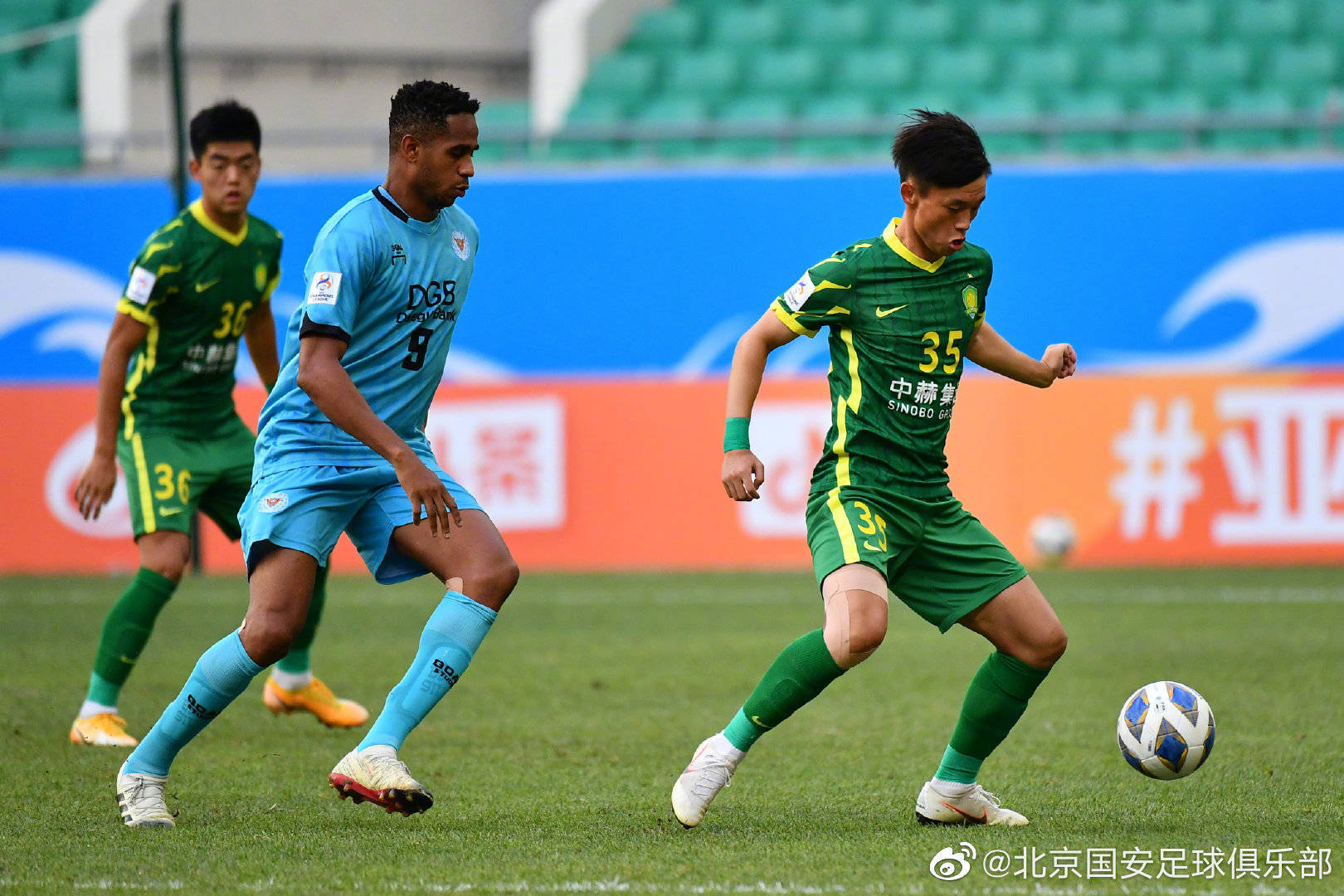 南宫网页版 -包含皇家马德里迎亚冠关键赛，窗口期防线松动，气氛紧张，年轻球员得到机会的词条